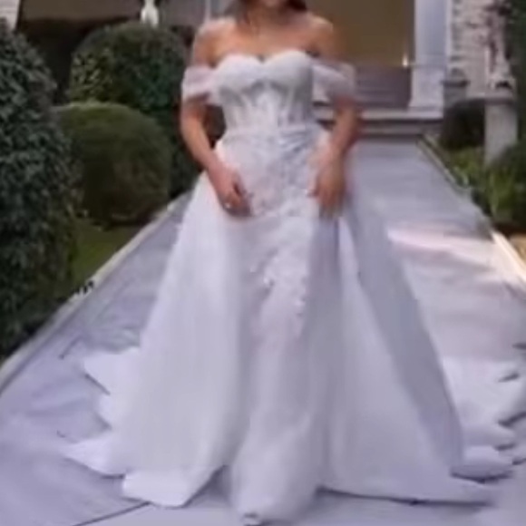 NEW $1578 TulaRosa White Off-Shoulder Wedding Gown - Picture 6 of 7